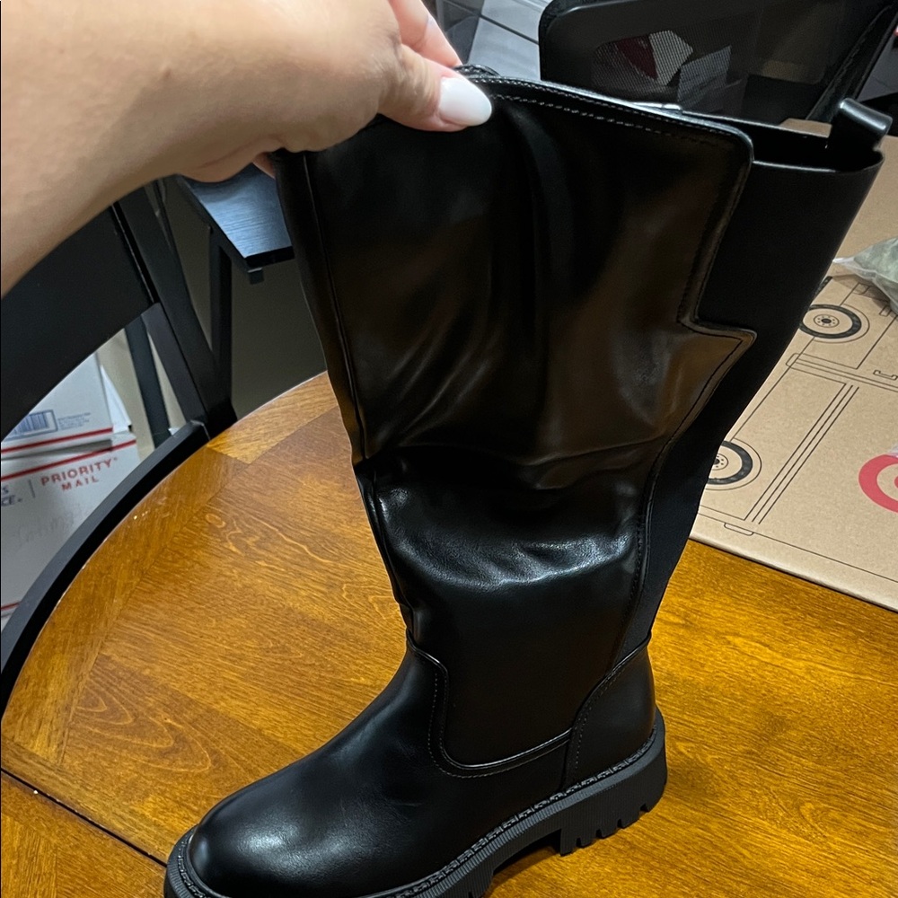 Elegant Black Women's Winter Boots